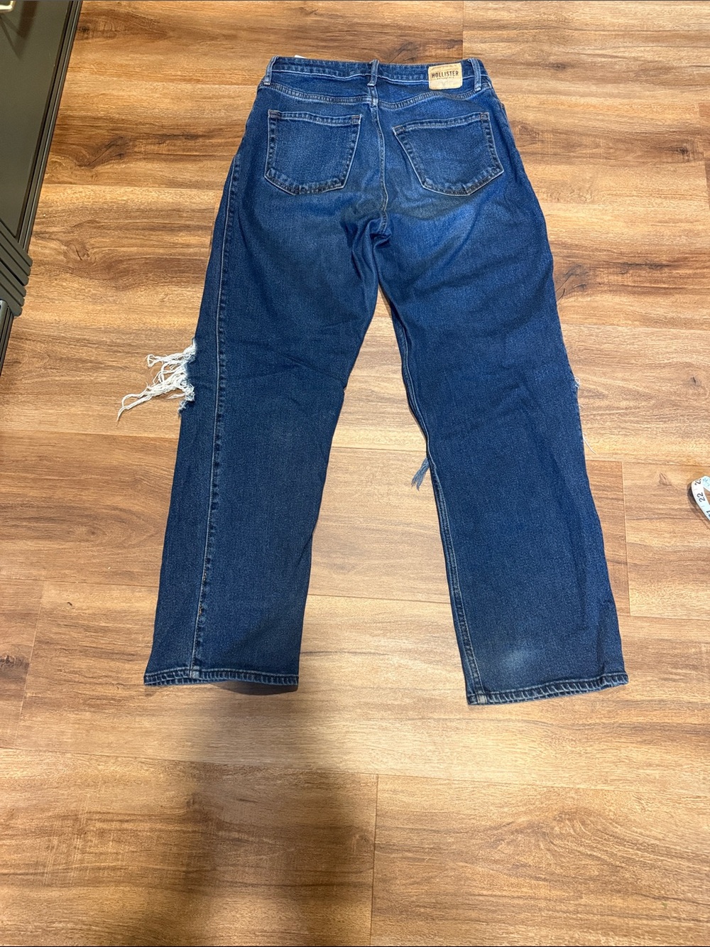 Hollister Women's Dark Blue Distressed High Waisted Relaxed Jeans - Picture 5 of 5